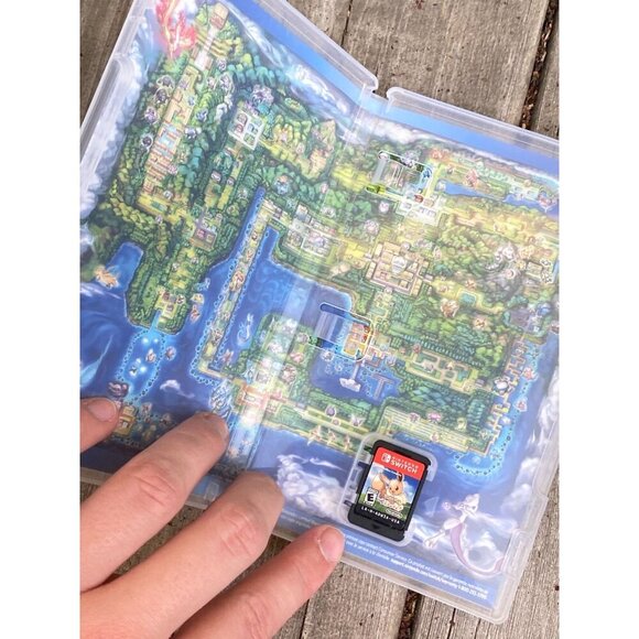 Pokémon: Let’s Go, Eevee! (Nintendo Switch, 2017) - Picture 3 of 3
